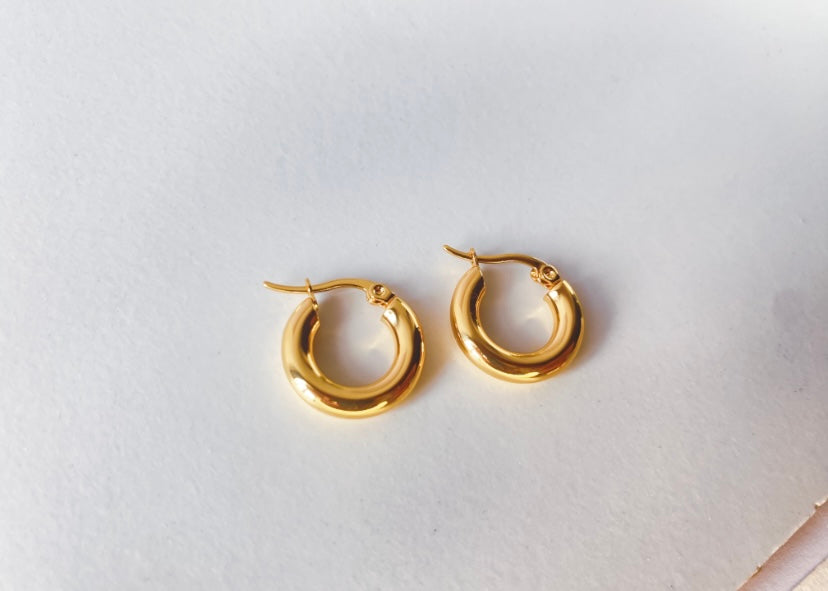 Elegant Hoops - Gold