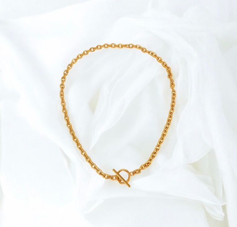 Gold stainless steel necklace, waterproof and hypoallergenic